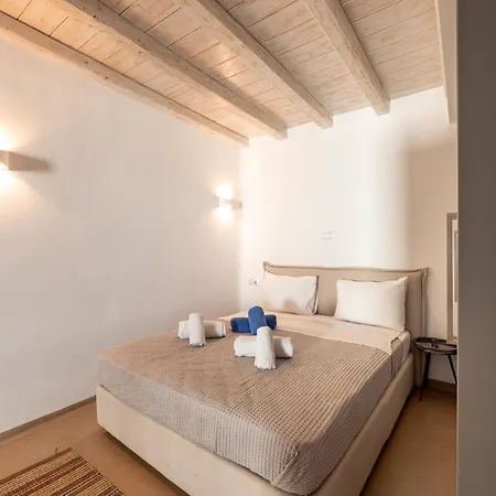 Althea By Mykonian Kazarte カロ・リヴァディ